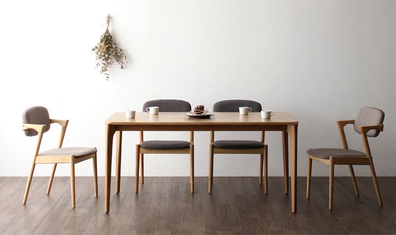 無垢のテーブルなのに低価格 優しいデザインのダイニングテーブル